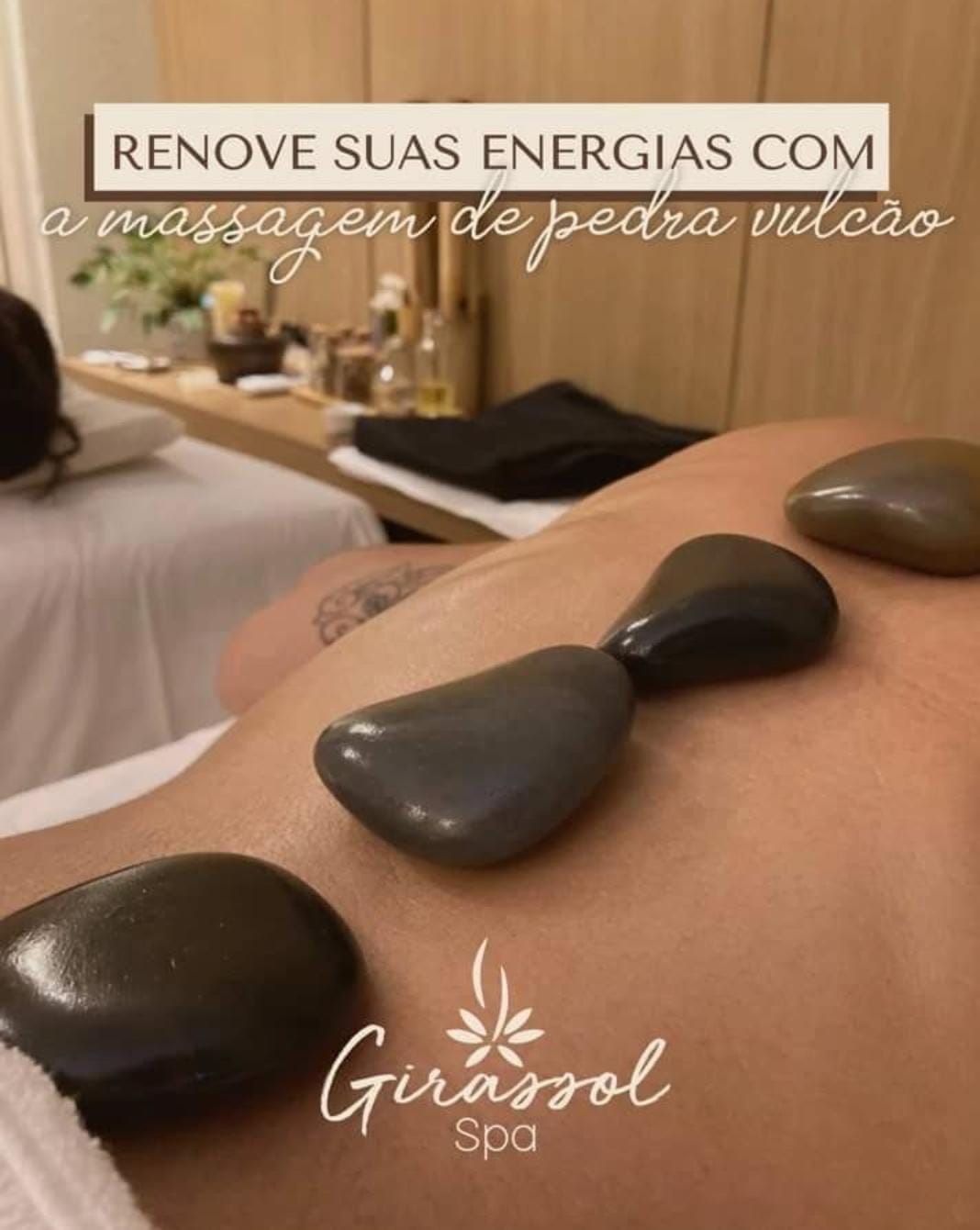 Massagem com pedras do vulcão